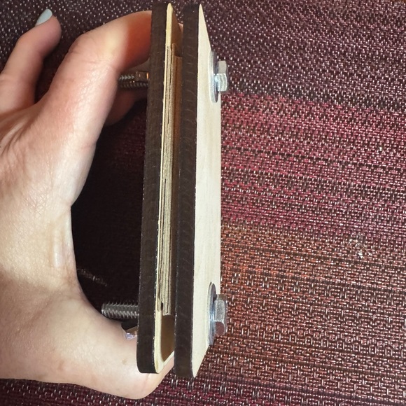 Garden theme bundle - soap, flower press, sanitizer, car diffuser, phone wallet - Picture 6 of 7